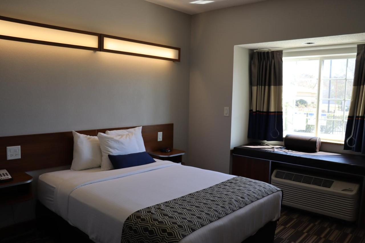 Microtel & By Wyndham Near Moore 2*