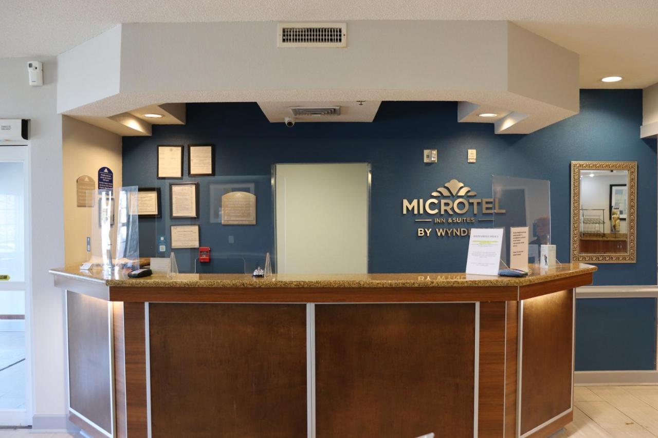 Hotel Microtel & By Wyndham Near Moore 2*