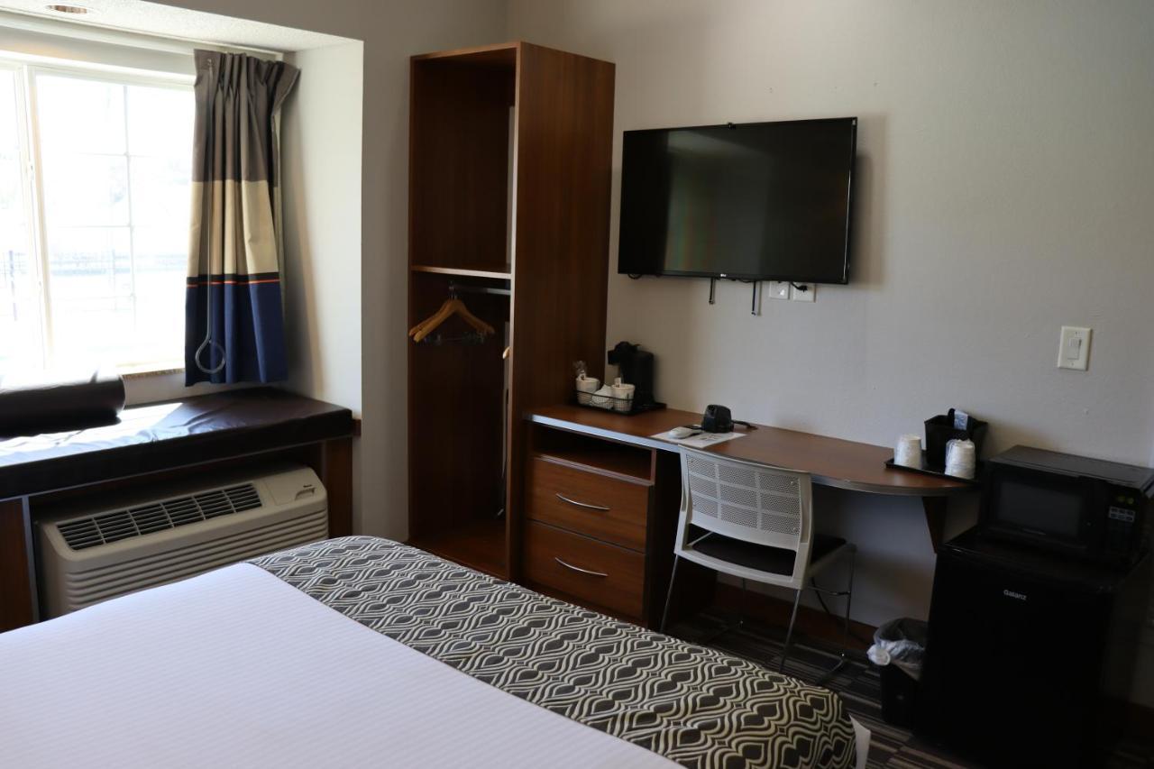 Microtel & By Wyndham Near Moore Hotel 2*