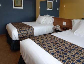 Hotel Microtel & By Wyndham Near Moore
